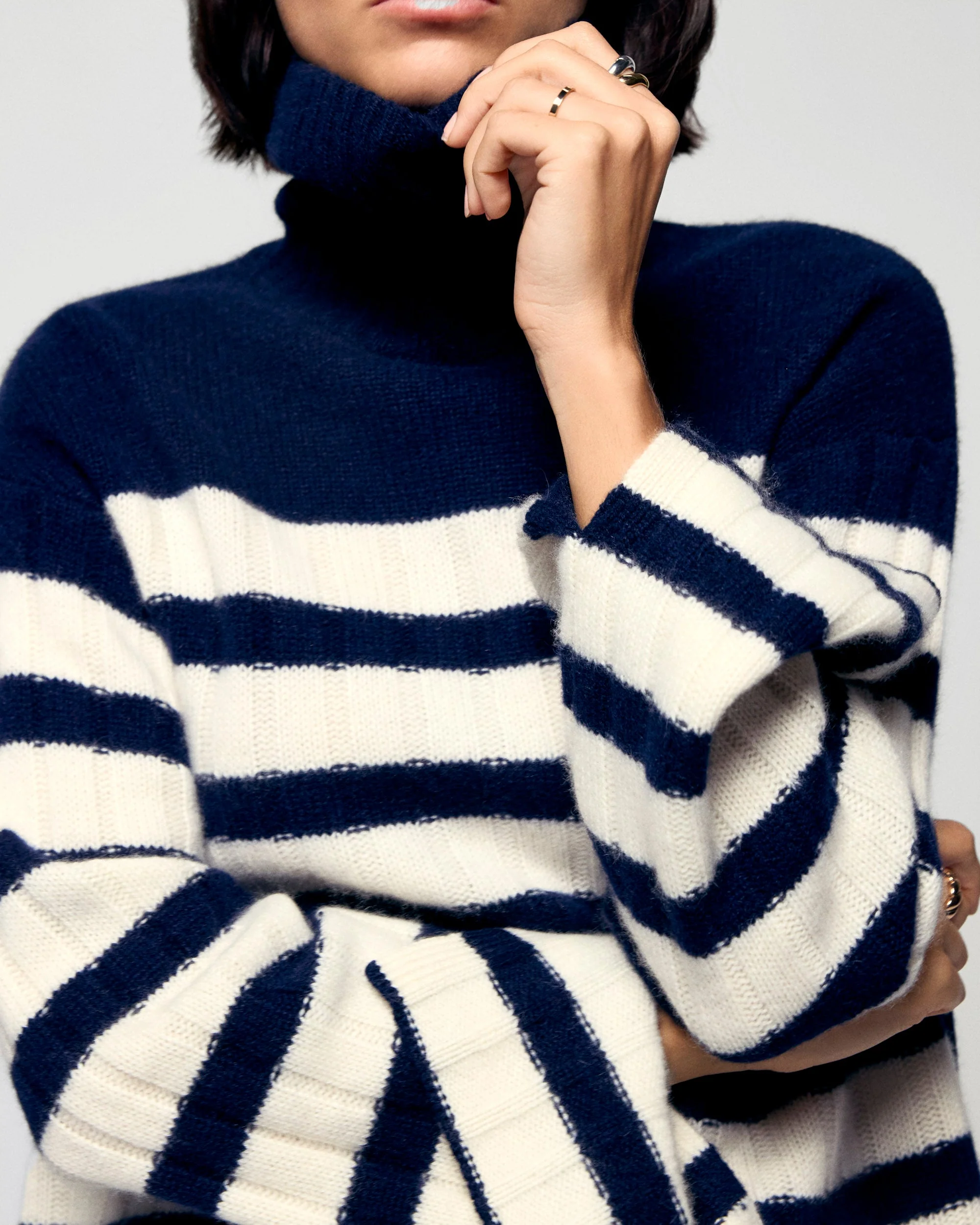 Pull Col Roulé Marinière (H25 / FEMME / Navy) – Image 2