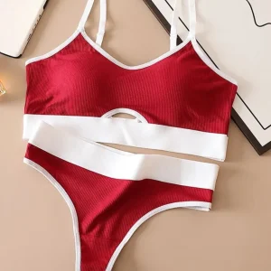 Ensemble de lingerie confortable à rayures avec coutures contrastées