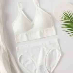 Ensemble de lingerie classique à rayures