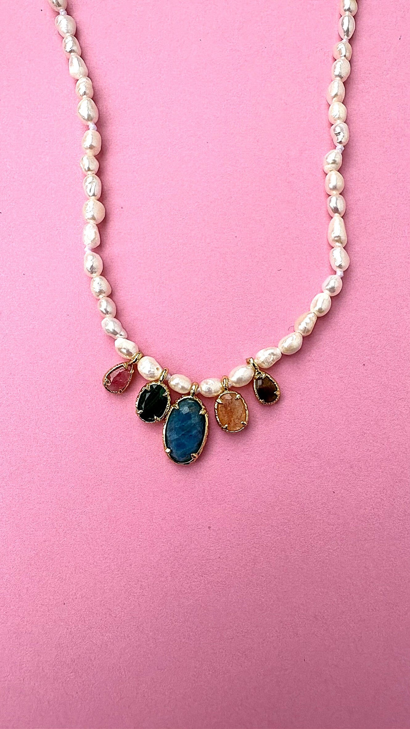 PERLES EAU DOUCE ET 5 PIERRES VERT – Image 2