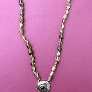 COLLIER PERLES VERTES DOREE