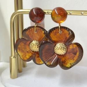 BOUCLE D'OREILLE PENDANTE - FLEUR - AMBRE