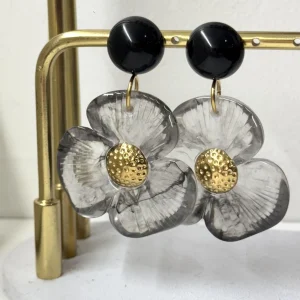 BOUCLE D'OREILLE PENDANTE - FLEUR - GRIS