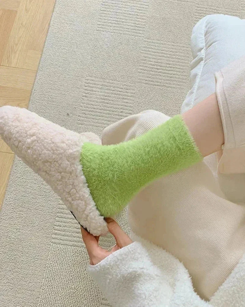 Chaussettes longues en peluche chaudes – Image 3