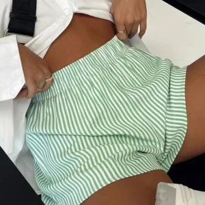 Shorts confortables à rayures