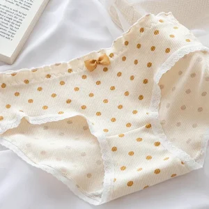 Culotte rayée avec un nœud décoratif