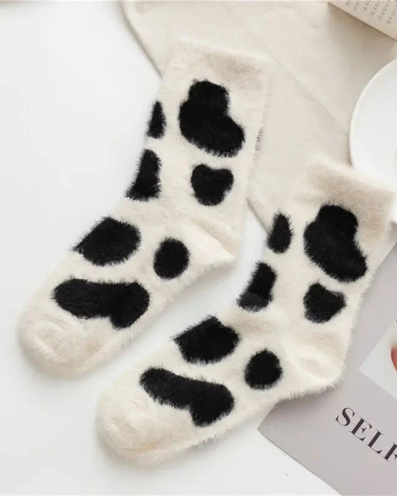 Chaussettes longues à motifs en peluche à pois – Image 2