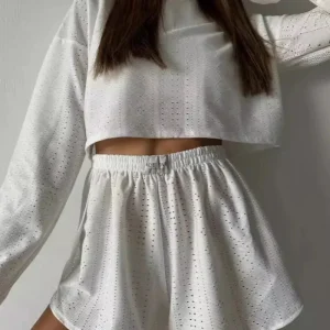 Ensemble court en dentelle pour la maison