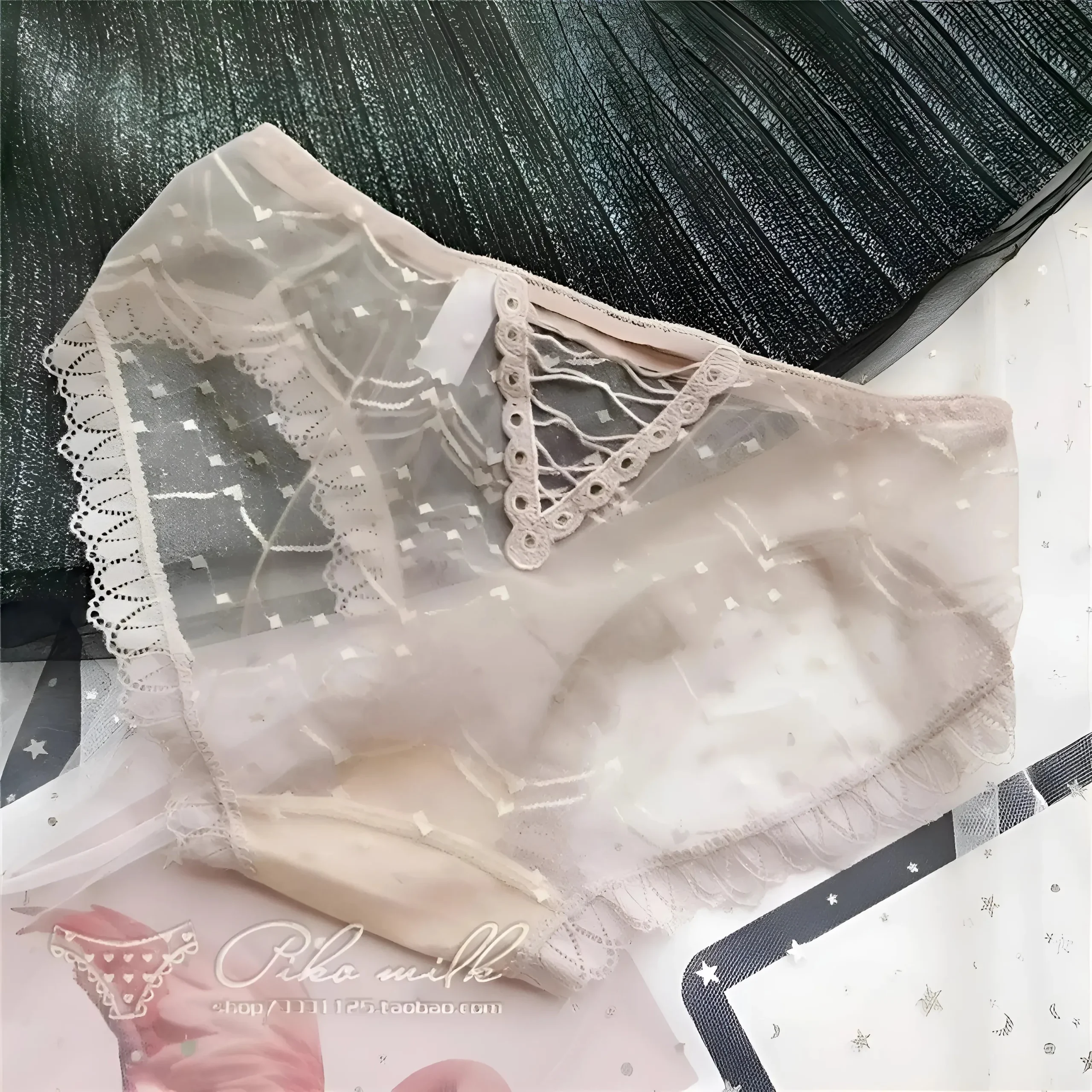 Figs transparents avec des cordes – Image 6