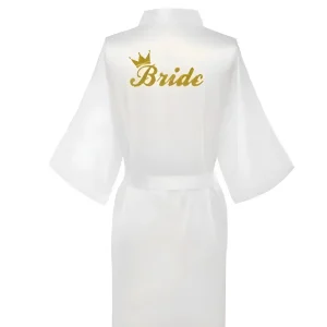 Robe de mariée en satin avec broderie "Mariée"