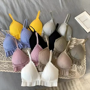 Bralette en dentelle avec bordure à volants