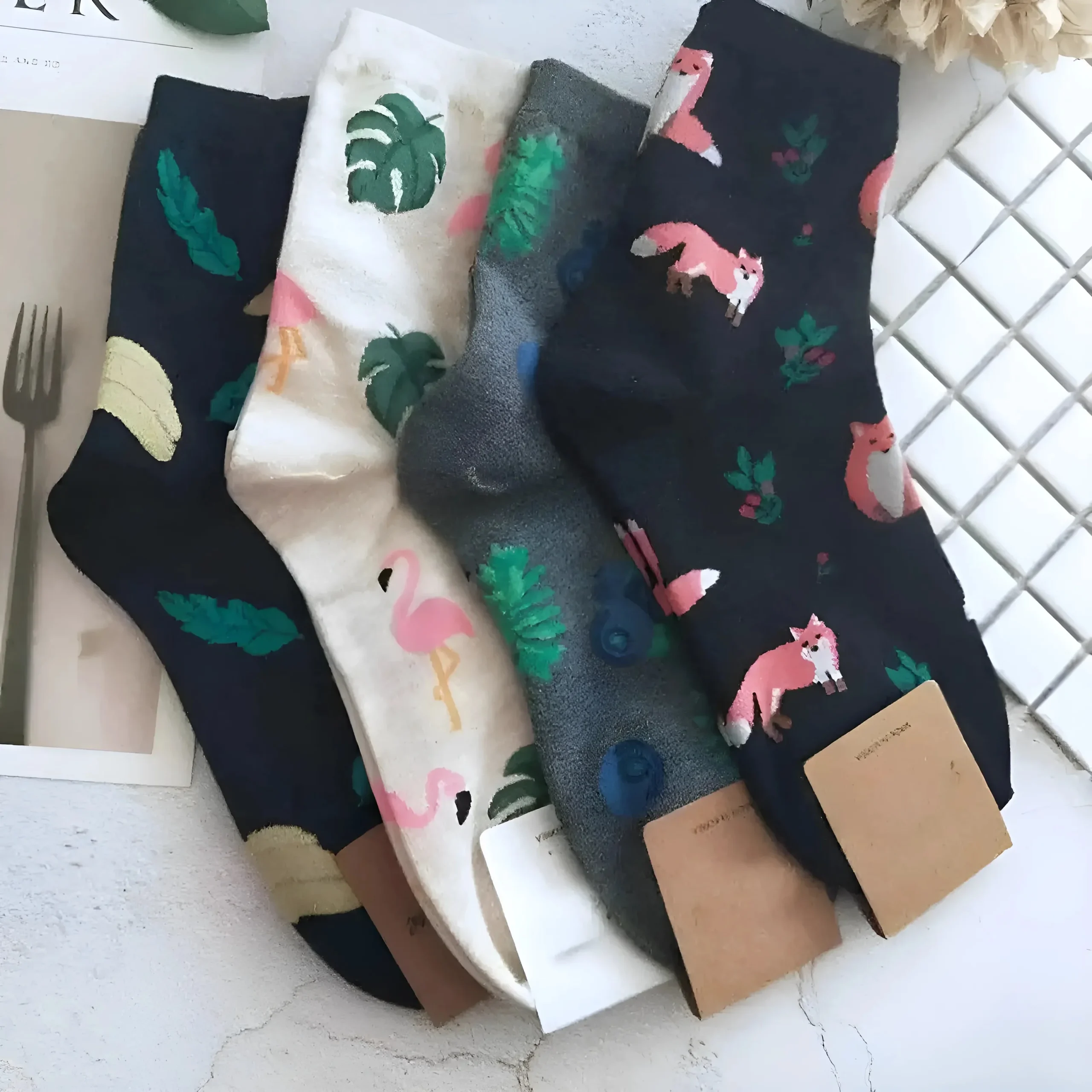 Chaussettes longues avec des imprimés colorés