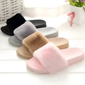Chaussons en fausse fourrure