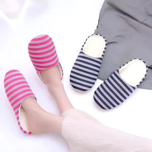 Chaussons rayés pour femmes