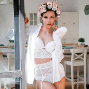 Ensemble de lingerie de mariée avec porte-jarretelles