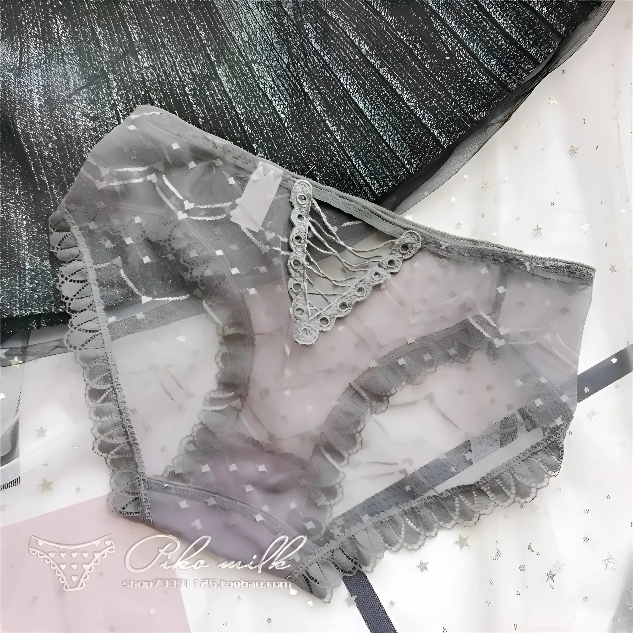 Figs transparents avec des cordes – Image 4