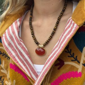 COLLIER PIERRE MARRON ROUGE
