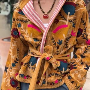 VESTE VELOURS JAUNE BRODEE