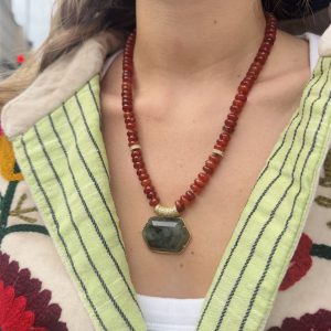 COLLIER PIERRE ROUGE