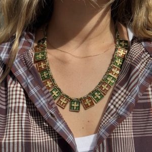 COLLIER FIL ET CHARMS CROIX