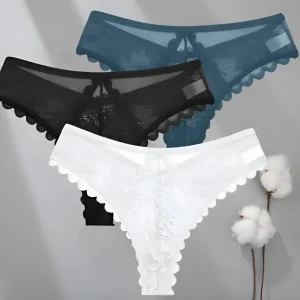 3 Strings en Dentelle