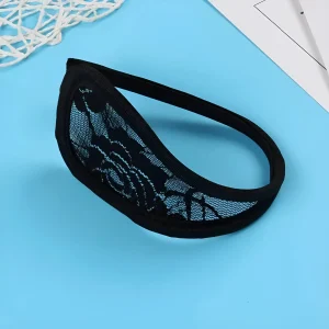 C-Strings en dentelle universelle