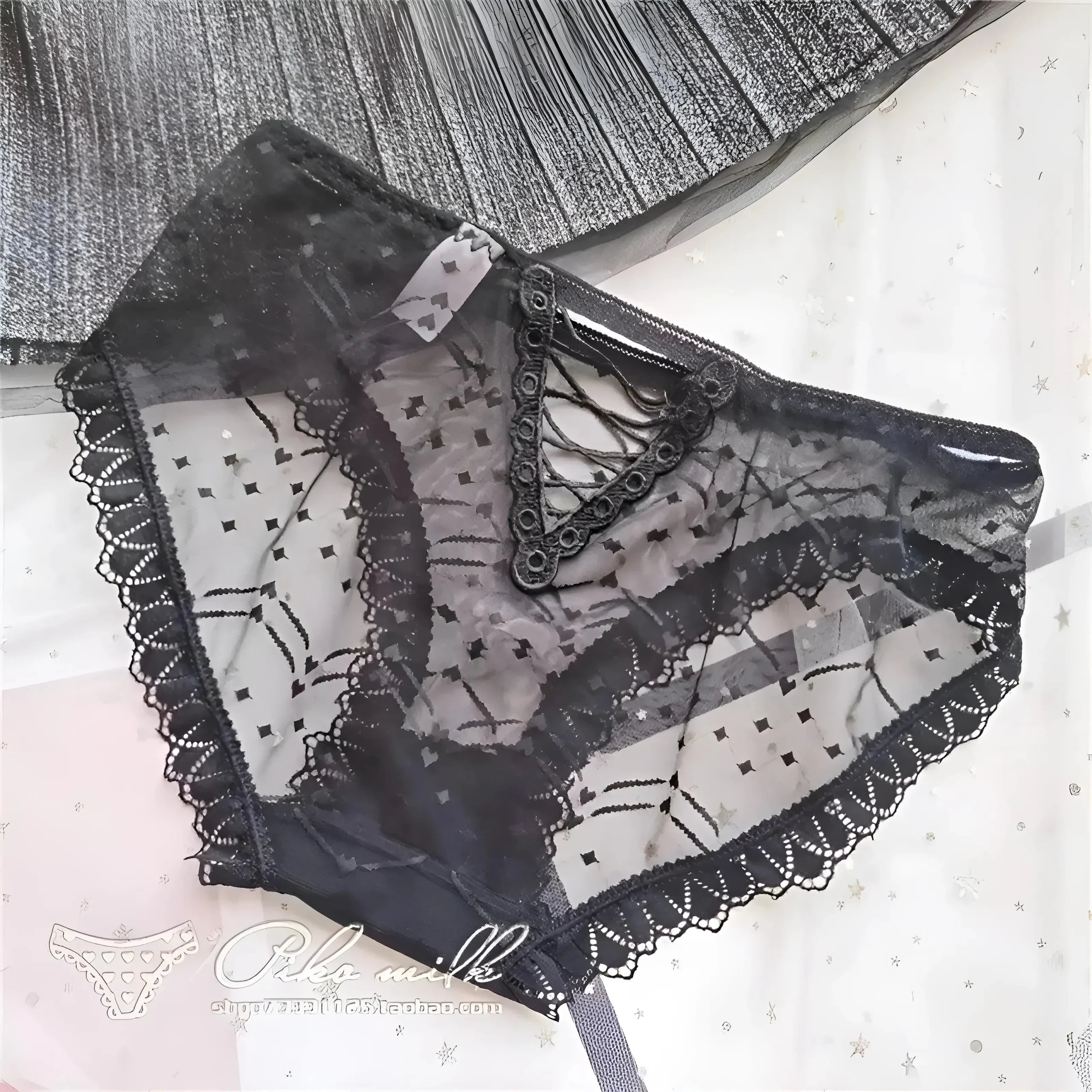 Figs transparents avec des cordes – Image 2