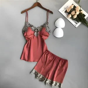 Pyjamas pour femmes avec dentelle florale