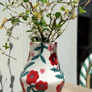 VASE FLEURINE ROUGE