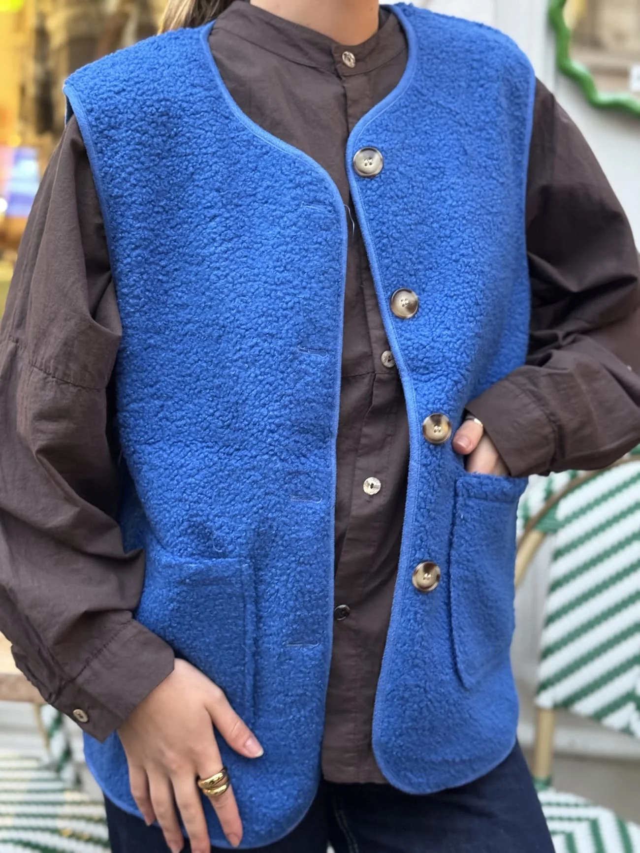 VESTE SANS MANCHE SHERPA BLEU ELECTRIQUE