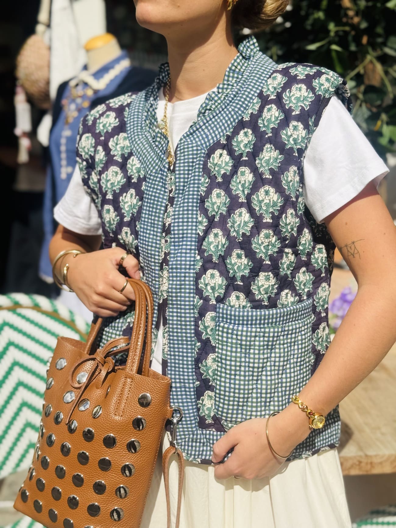 VESTE MATELASSEE SANS MANCHE - NOIR ET VERT – Image 2