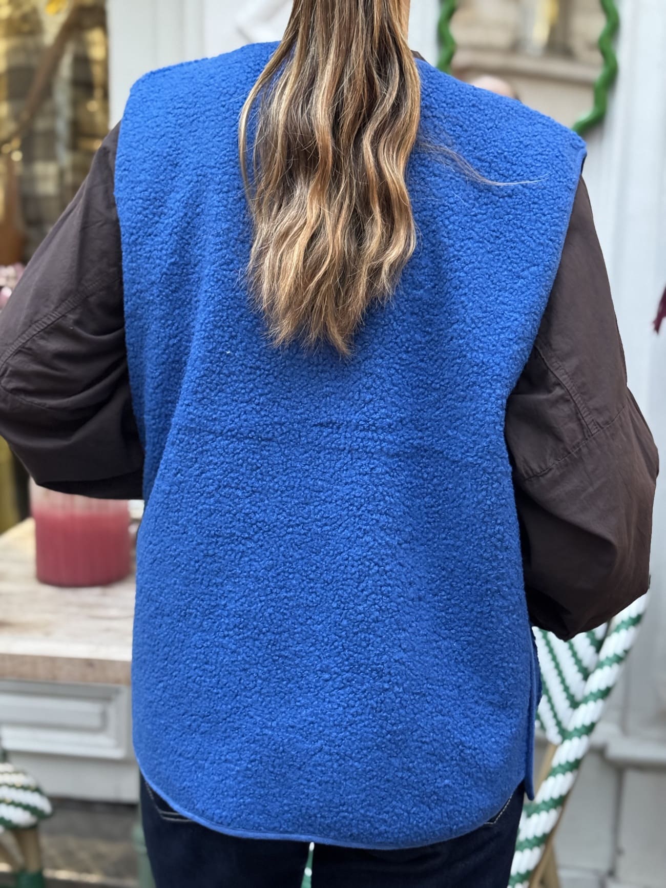 VESTE SANS MANCHE SHERPA BLEU ELECTRIQUE – Image 3